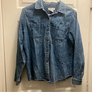 Cherokee women's light-to-medium wash denim‎ button-down shirt Size Medium